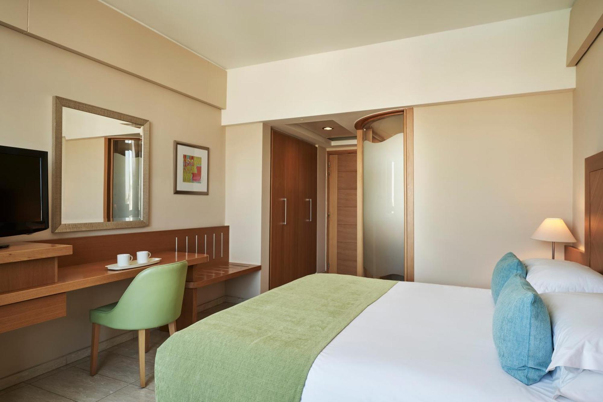 Atlantica Oasis Hotel ليماسول المظهر الخارجي الصورة