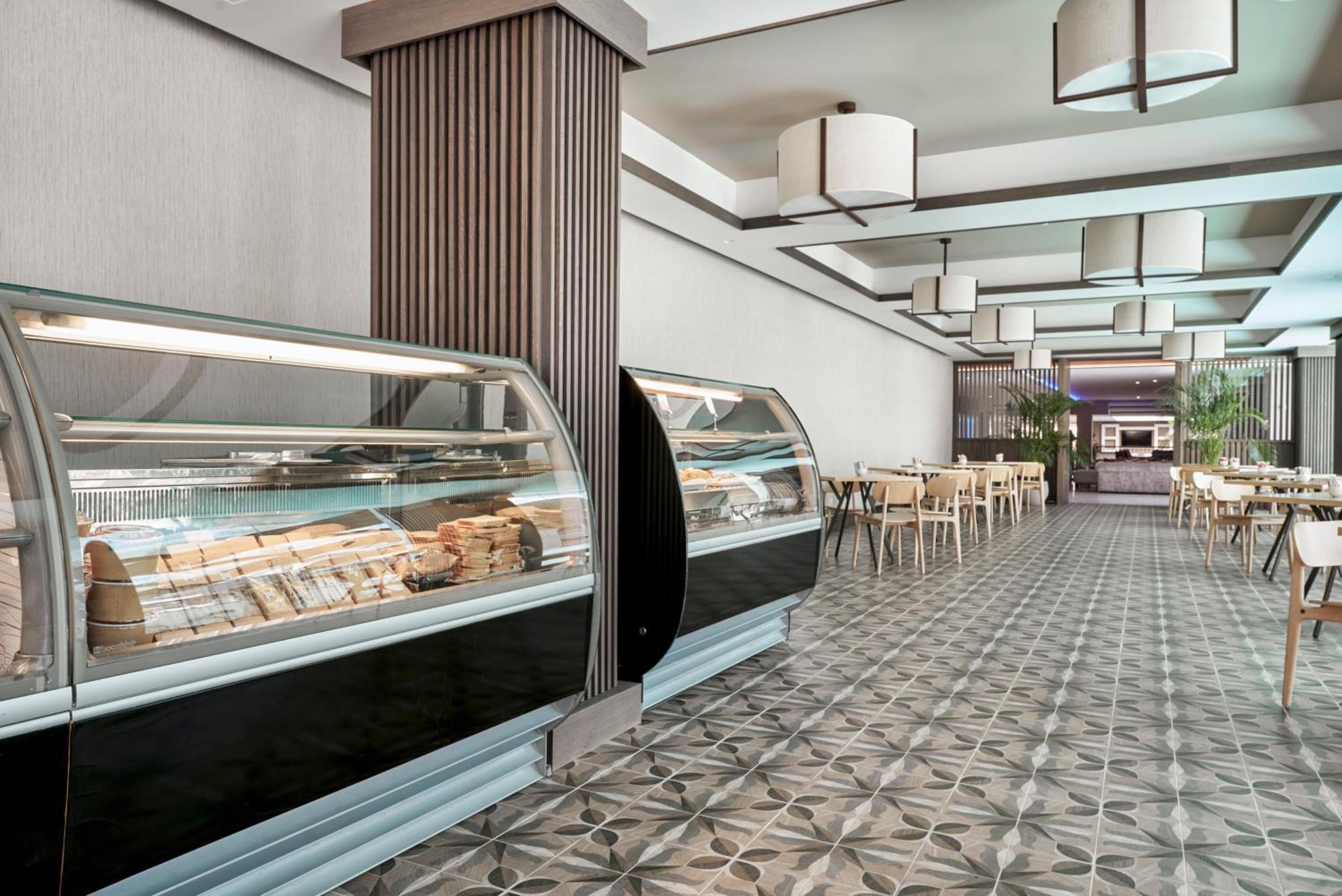 Atlantica Oasis Hotel ليماسول المظهر الخارجي الصورة