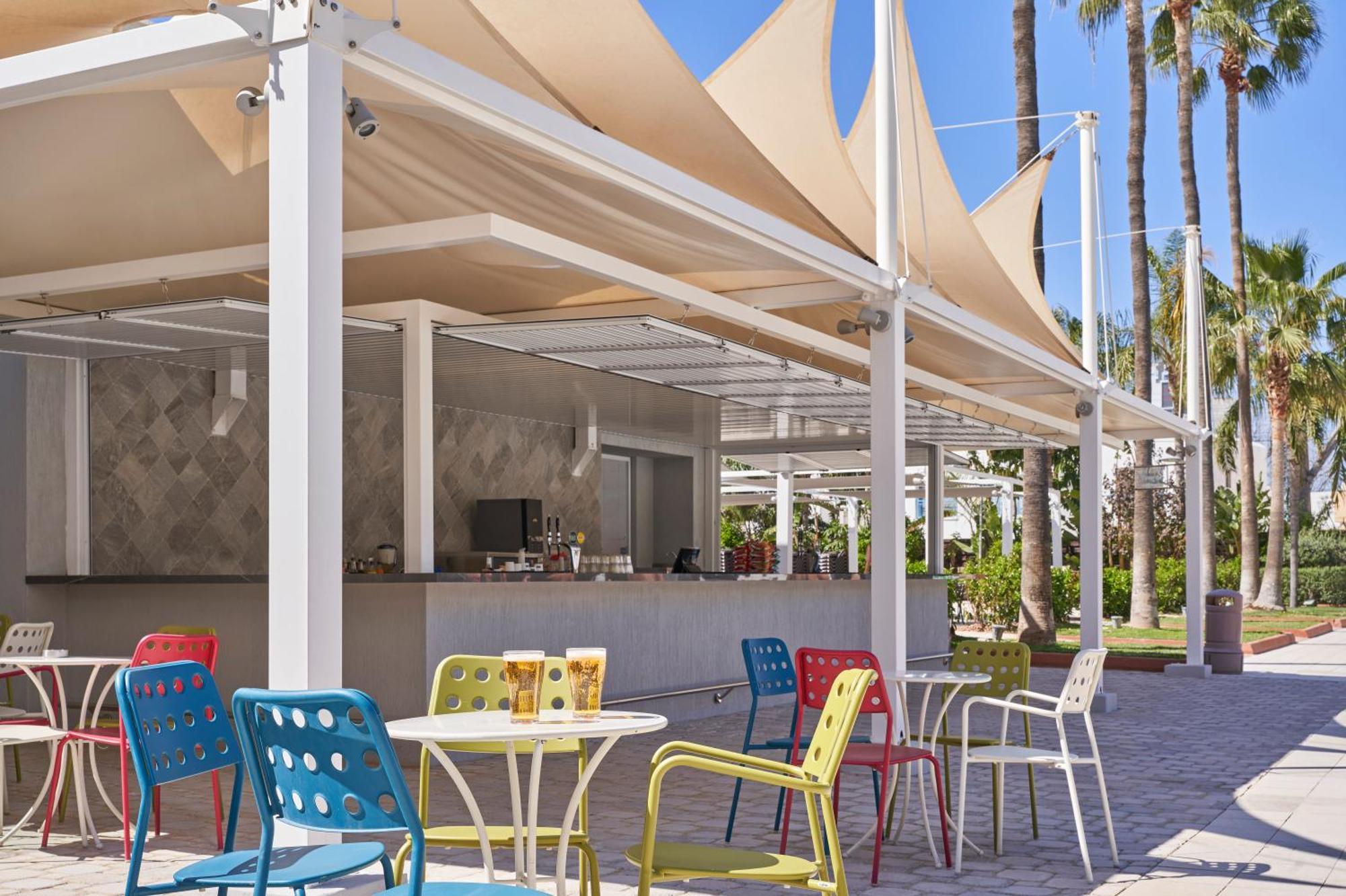 Atlantica Oasis Hotel ليماسول المظهر الخارجي الصورة