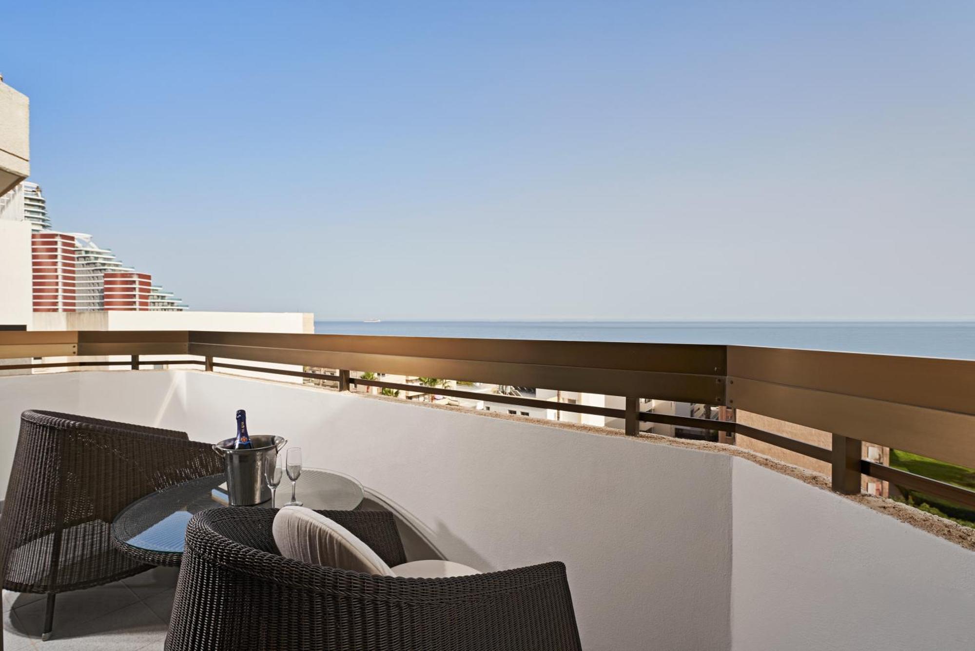 Atlantica Oasis Hotel ليماسول المظهر الخارجي الصورة