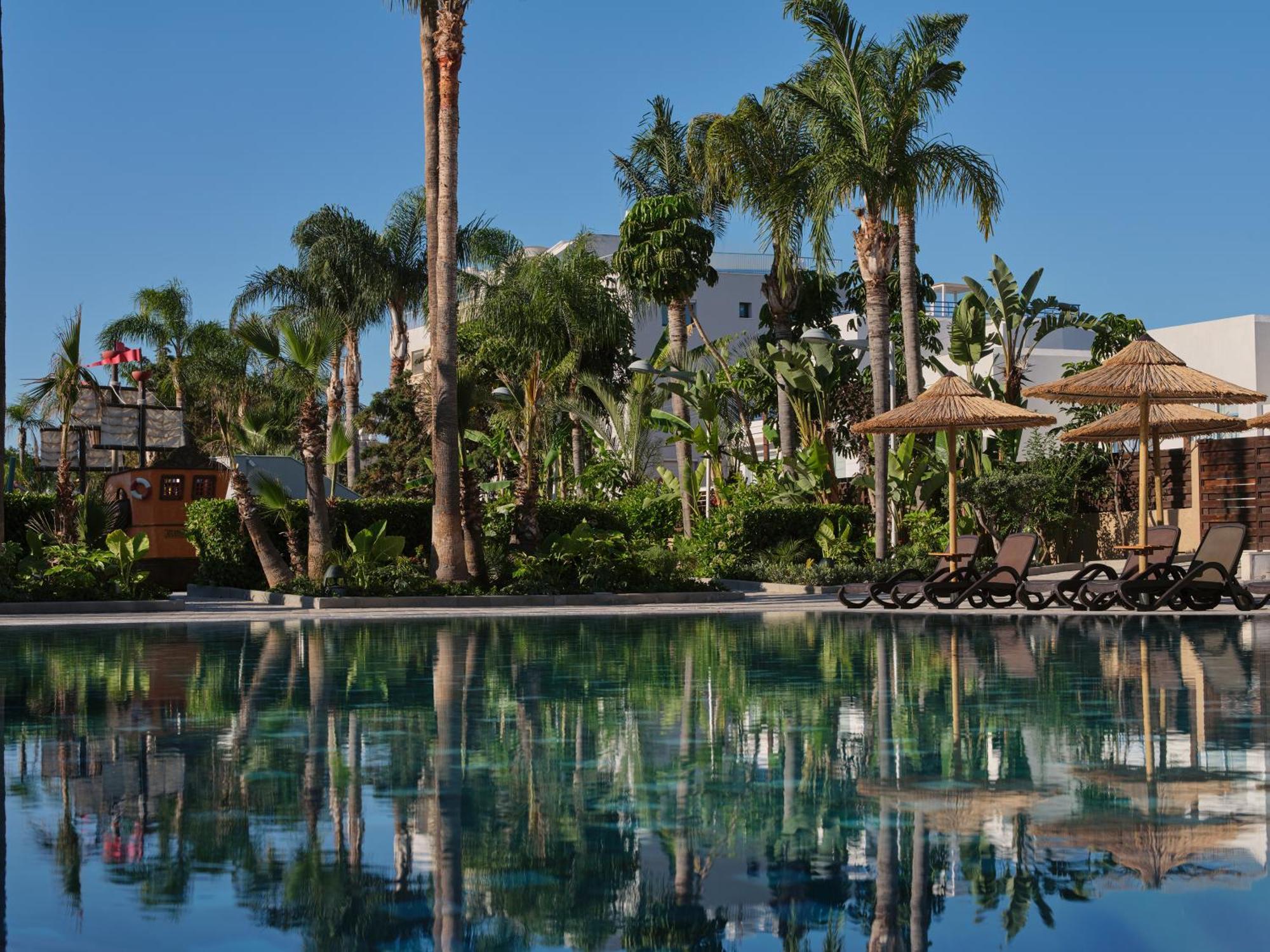 Atlantica Oasis Hotel ليماسول المظهر الخارجي الصورة